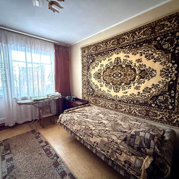 Довженка вул., 1