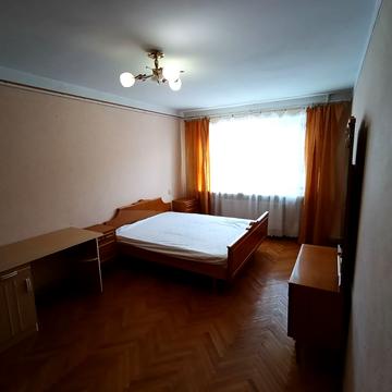 Карпатська вул., 6