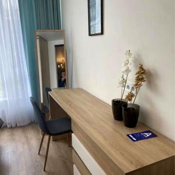 Під Голоском вул., 8