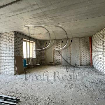 Валерія Лобановського вул., 30