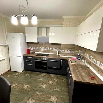 Академіка Глушкова просп., 9-Є