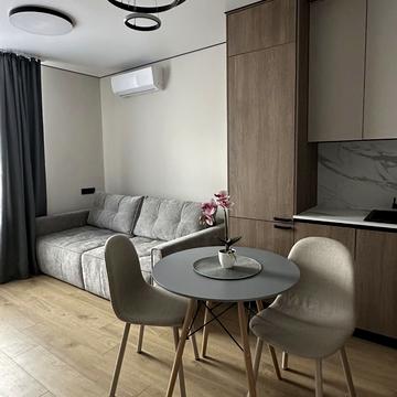 Братів Шеметів вул., 10/8