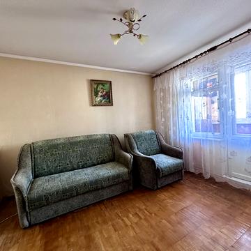 Каштанова вул., 8-Б