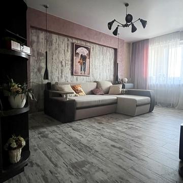 Незалежності бульв. (50 років Жовтня), 14/1