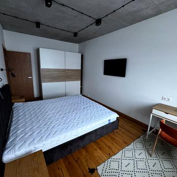 Машинобудівників вул., 16