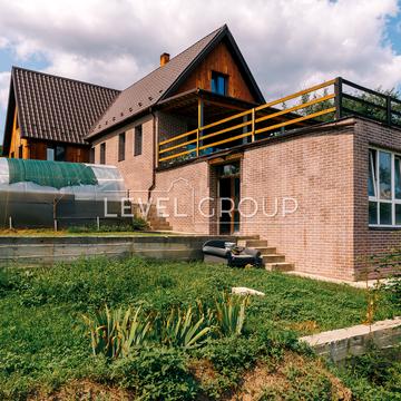 Виноградна вул., 11