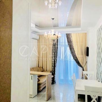 Саперне Поле вул., 12