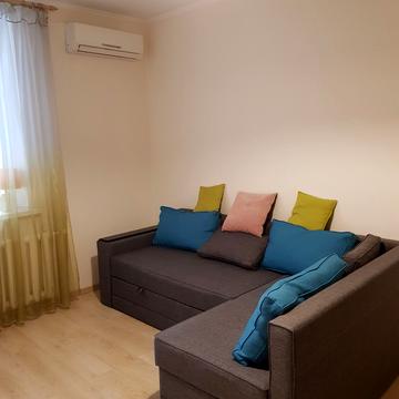 Саперно-Слобідська вул., 10