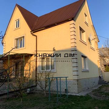 Ягідна вул.