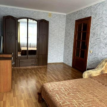 Романа Шухевича вул. (Курчатова), 17