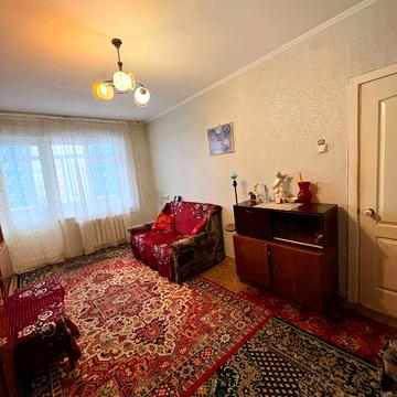 Героїв України вул., 9