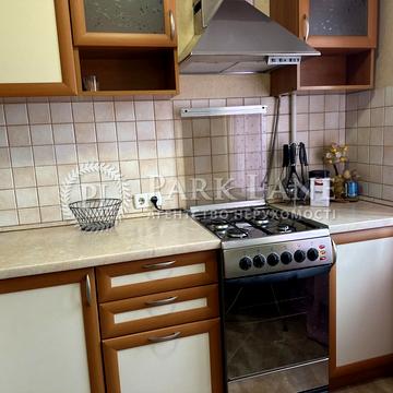 Деміївська вул., 37