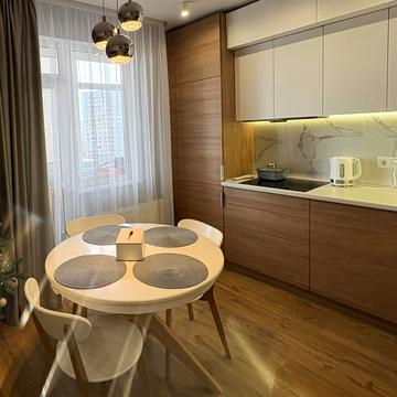 Академіка Сахарова вул., 3-Б