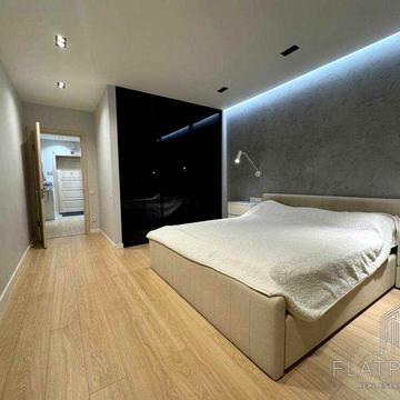 Валерія Лобановського просп. (Червонозоряний), 4-Б