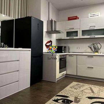 Миколи Лаврухіна вул., 12