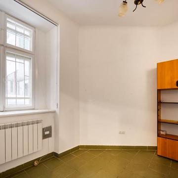 Зелена вул., 46