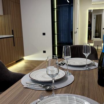 Степана Бандери вул., (Будинок 4)