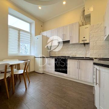 Шота Руставелі вул., 24