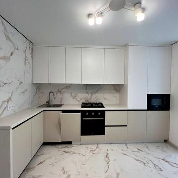 Степана Бандери вул., 77-Б