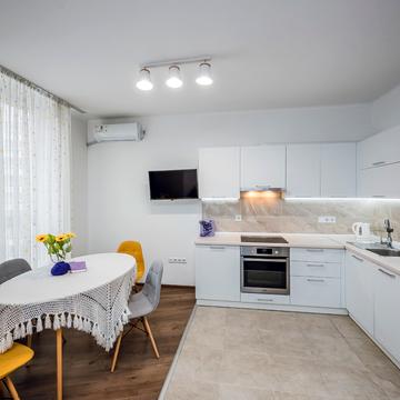 Берестейський просп. (Перемоги), 67-Б