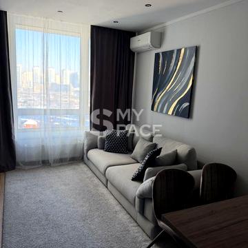 Зарічна вул., 2 к1