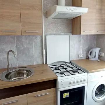 Новокримська вул., 42