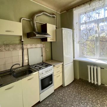 Незалежності вул. (Титова), 13