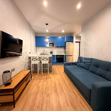 Зарічна вул., 4