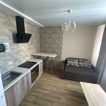 Драгоманова вул., 10