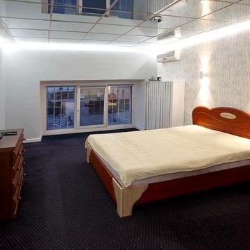 Старокозацька вул. (Комсомольська), 5