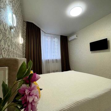 Молодіжна вул., 3