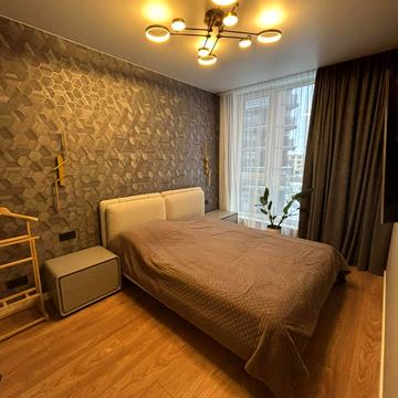 Героїв Майдану вул., (Будинок 1)