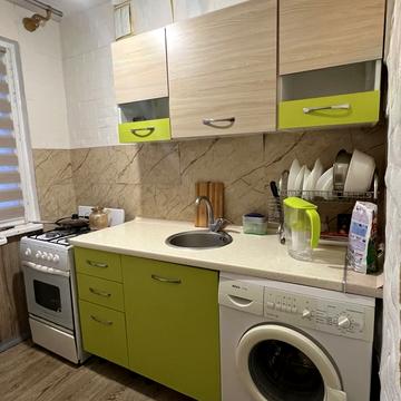 Небесної Сотні просп. (Маршала Жукова), 7