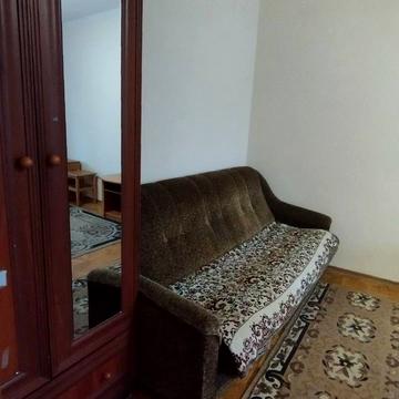 Героїв Крут вул. (Валентини Терешкової), 2/2