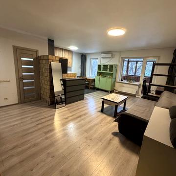 Олександра Попова вул., 5