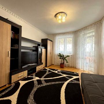 Василя Симоненка вул., 45