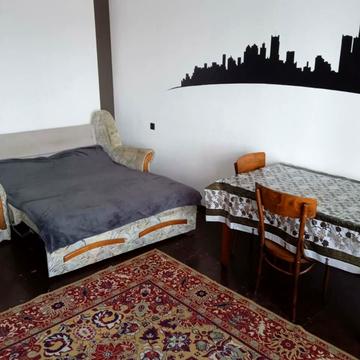 Біла вул., 103а