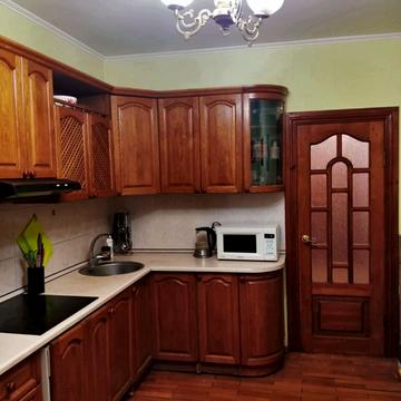 Дмитрівська вул., 45