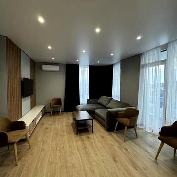 Романа Левицького вул., 4