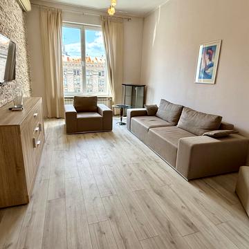 Хрещатик вул. (Kreschatic), 21