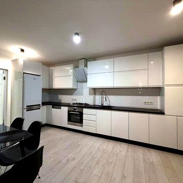 Слобідська вул., 8