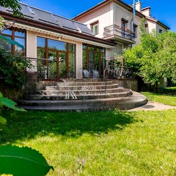 Нова вул., 27