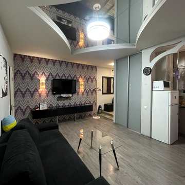 Велика Васильківська вул. (Червоноармійська), 30
