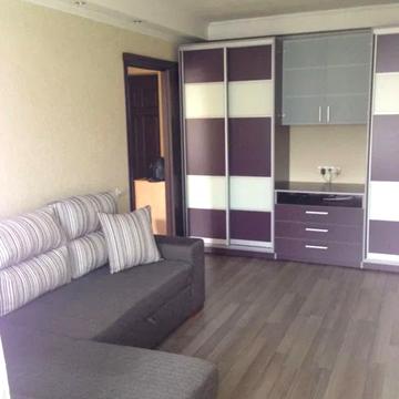 Братиславська вул., 10