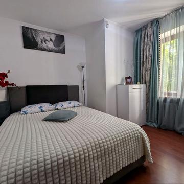 Трьохсвятительська вул., 3