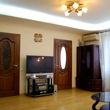 Євгена Коновальця вул. (Щорса), 33