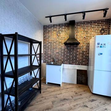 Домобудівельна вул., 13