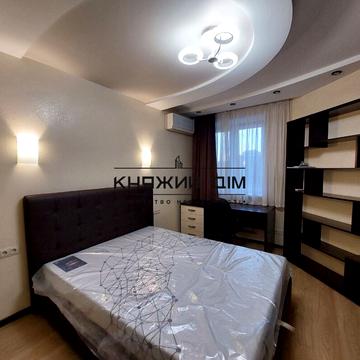 Голосіївська вул., 13