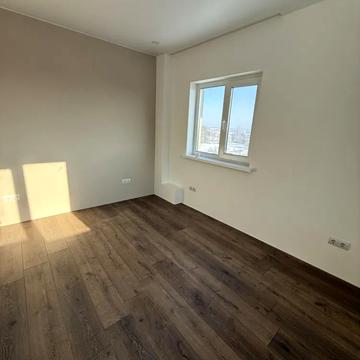 Київська вул., 33