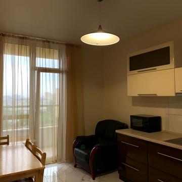 Каховська вул., 56